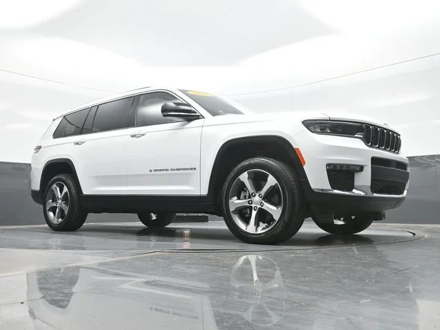 Used 2025 White Jeep Limited image 23