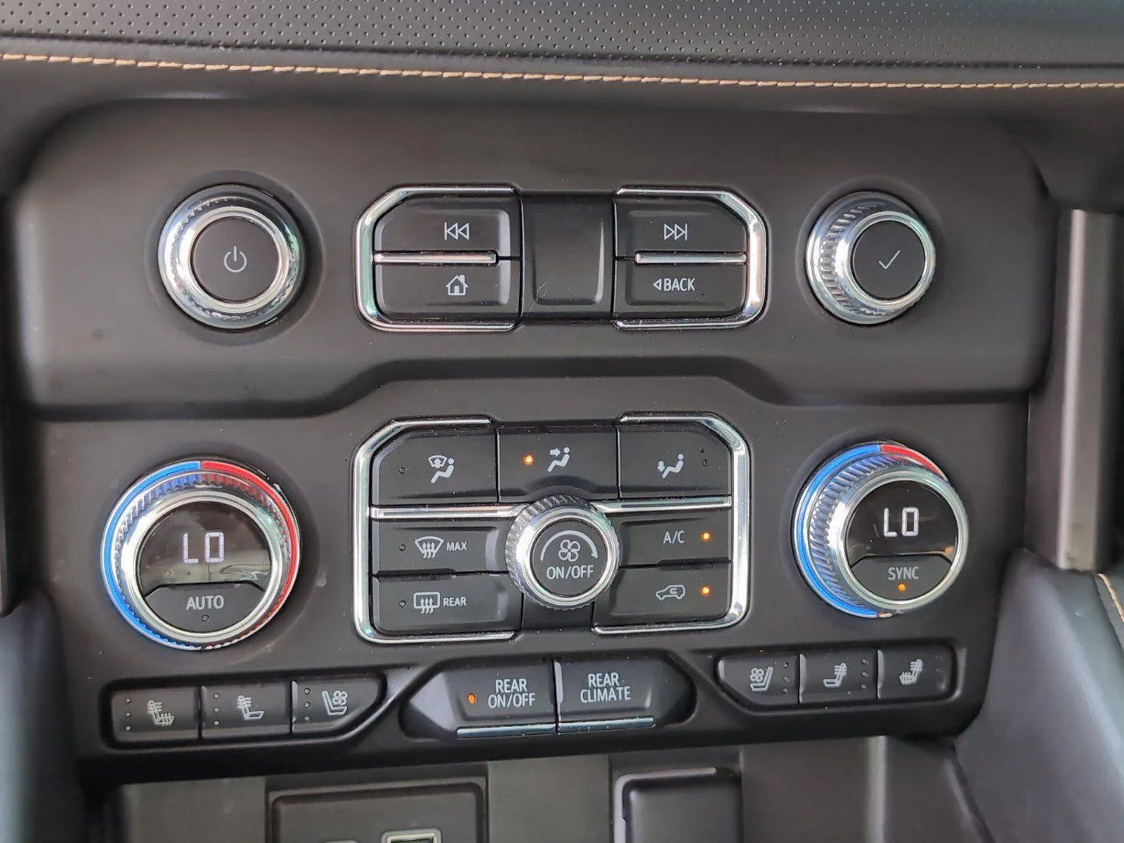 Used 2023 Volcanic Red Tintcoat GMC AT4 image 23