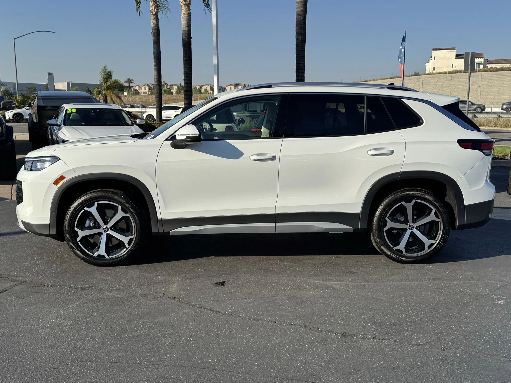 New 2026 Pure White Volkswagen SE image 11