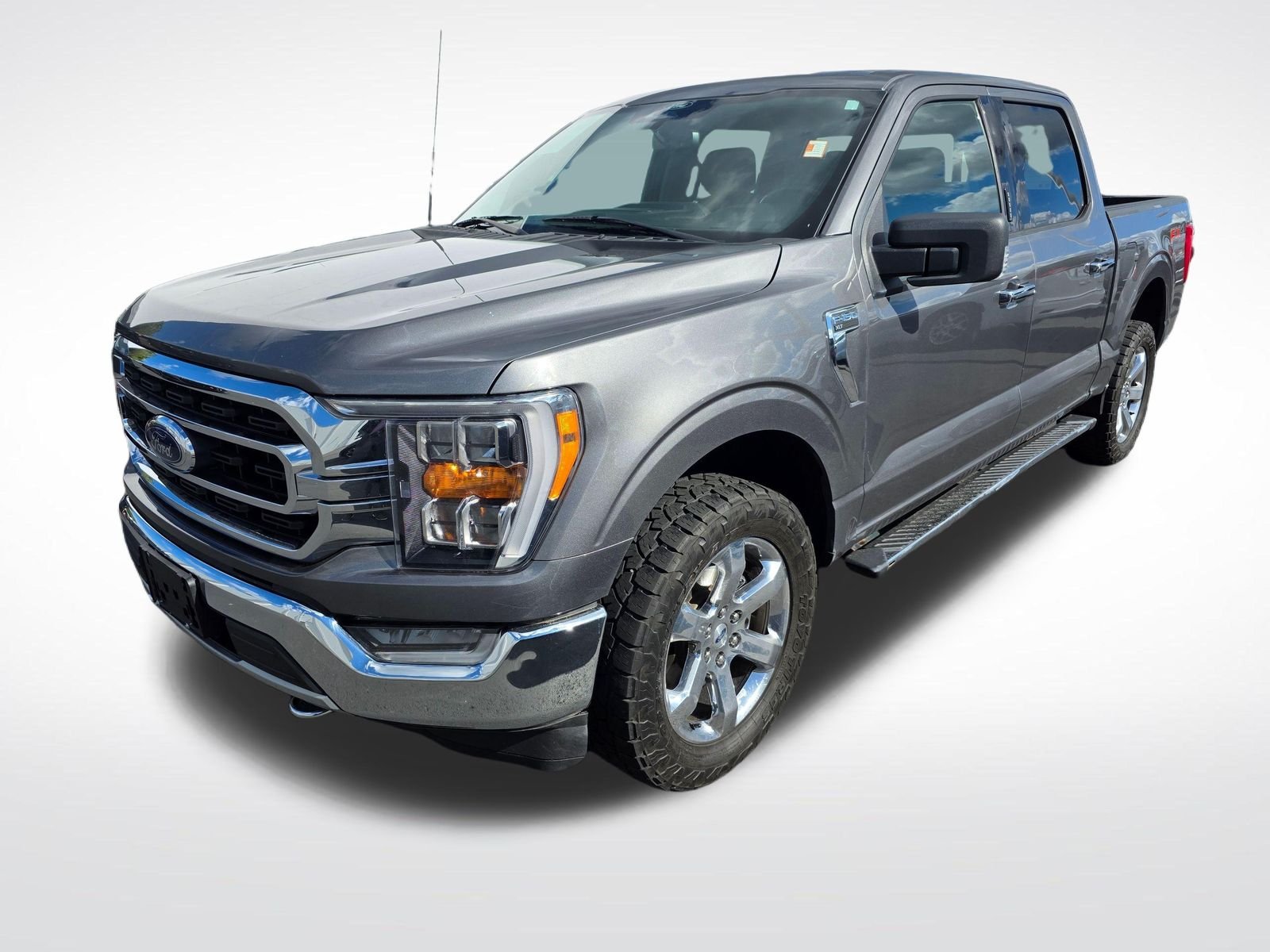 Used 2021 Gray Metallic Ford XLT image 1