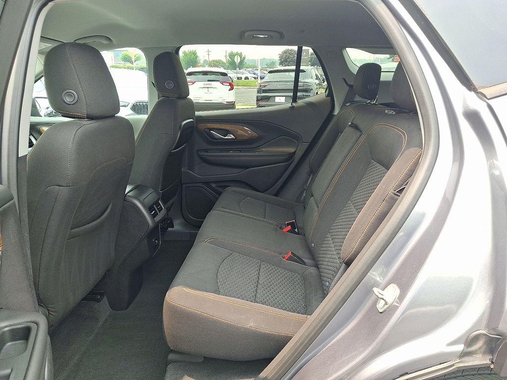 Used 2018 Steel Metallic GMC SLE image 10