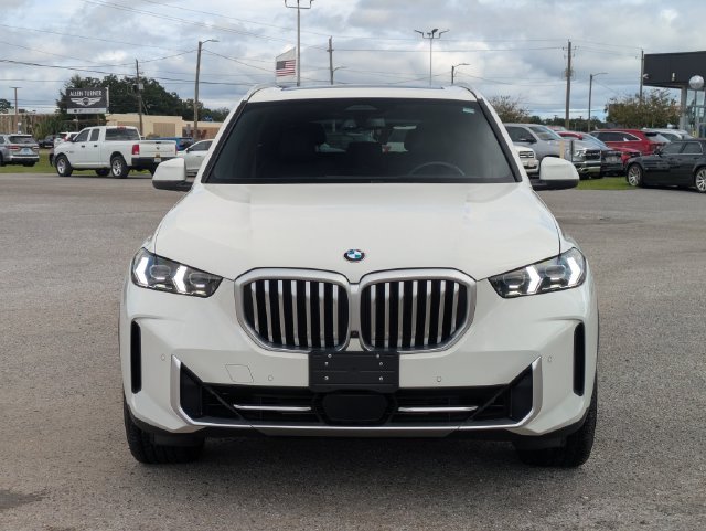 Used 2026 White BMW sDrive40i image 8