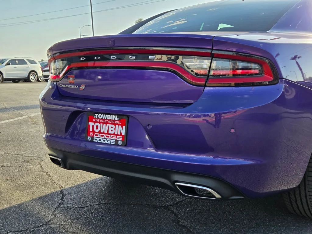 Used 2023 Purple Dodge SXT image 5