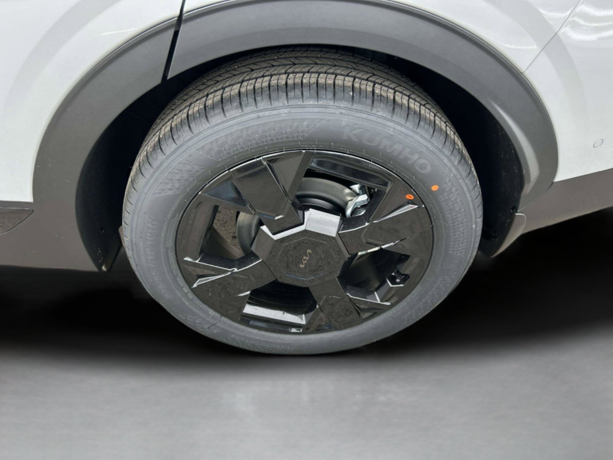 New 2026 Wolf Gray Kia X-Line image 11