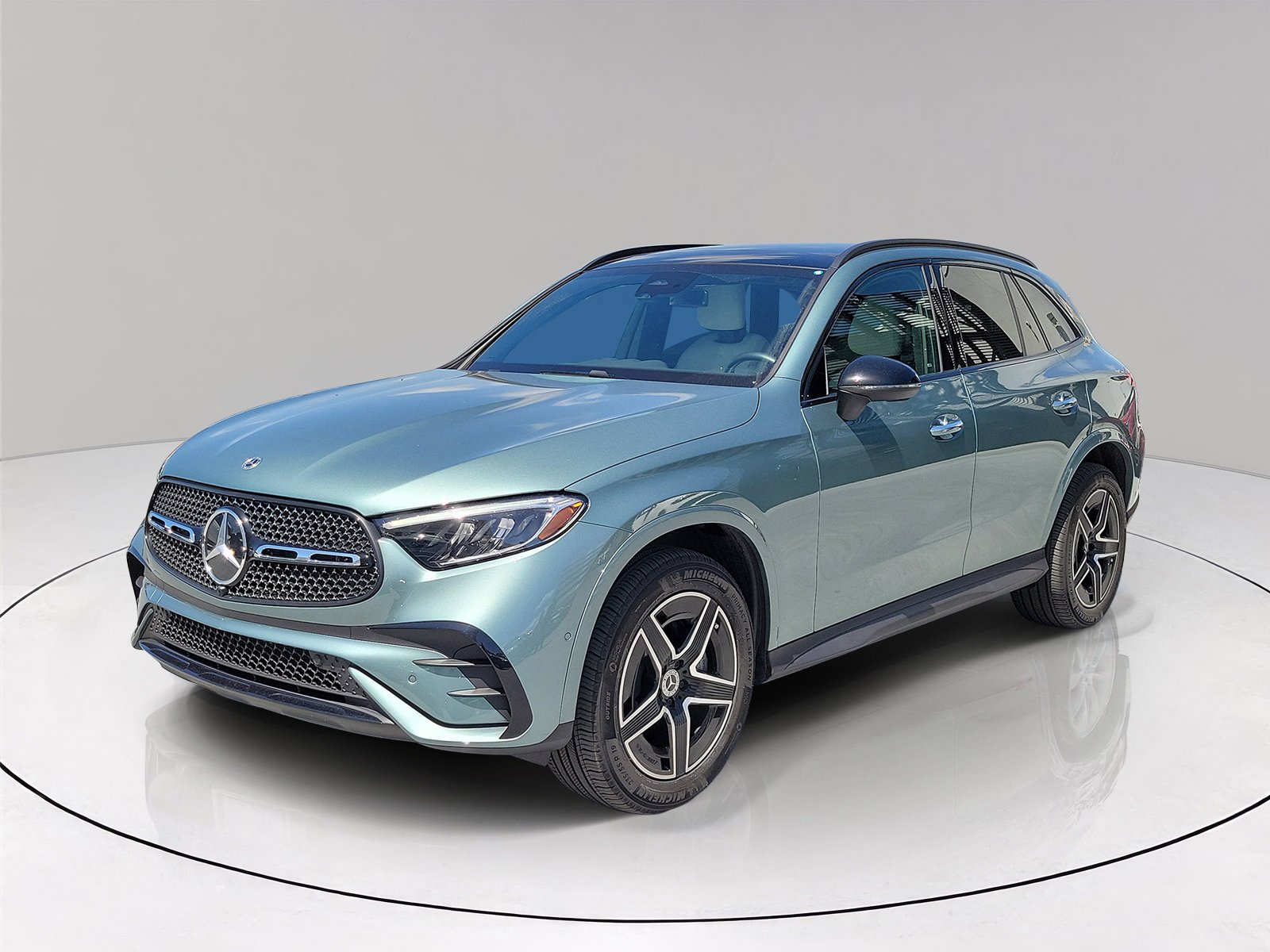 Certified Used 2026 Verde Silver Metallic Mercedes-Benz GLC 300 image 3