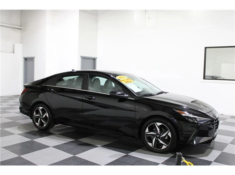 2023 Hyundai Elantra 2.0 Limited IVT SULEV's photo