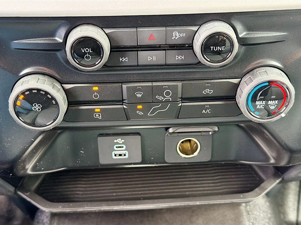 New 2025 Agate Black Metallic Ford F-600® XL image 30