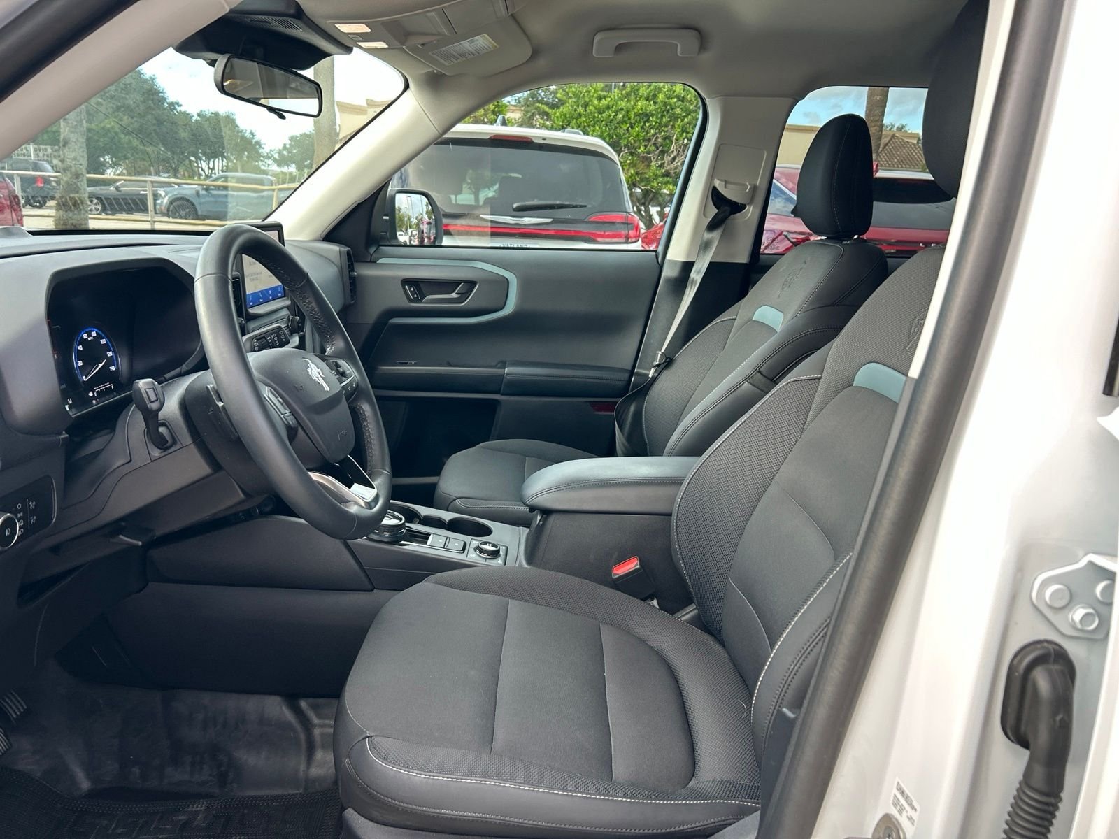 Used 2024 White Ford Badlands image 9