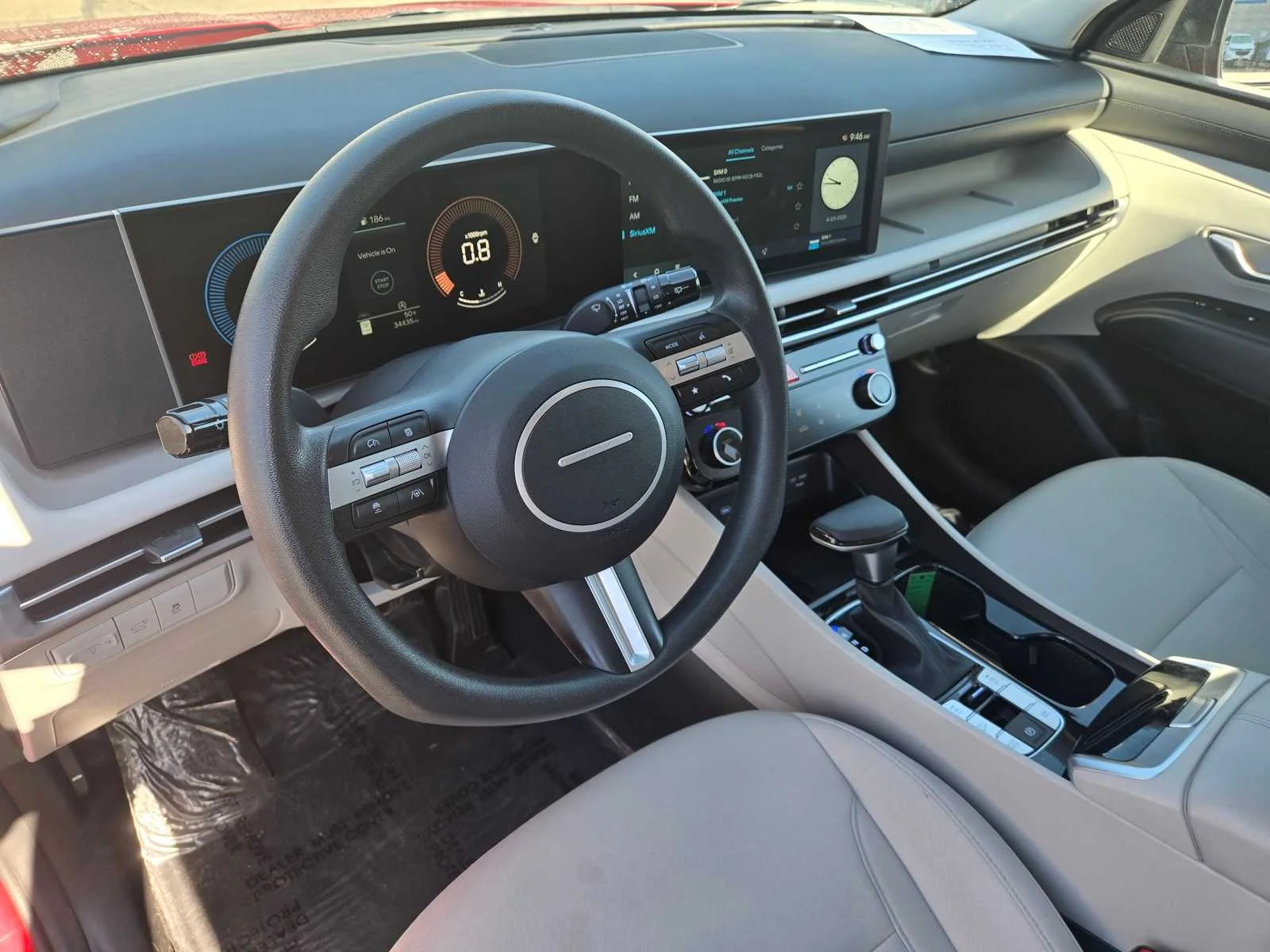 Used 2025  Hyundai SEL image 11
