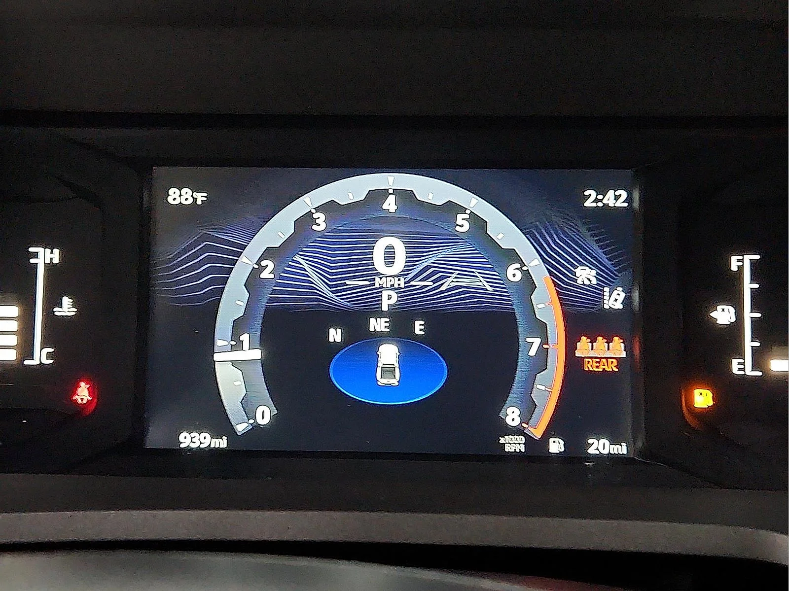 2025 Toyota Tacoma SR5 - Photo 15