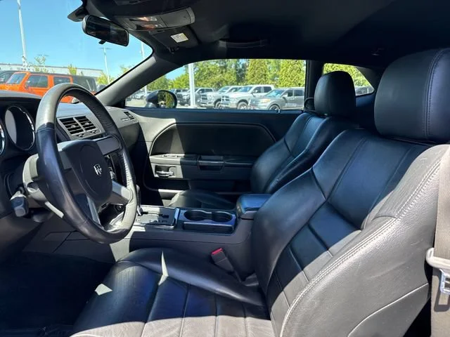 Used 2009 Brilliant Black Pearl Dodge R/T image 24