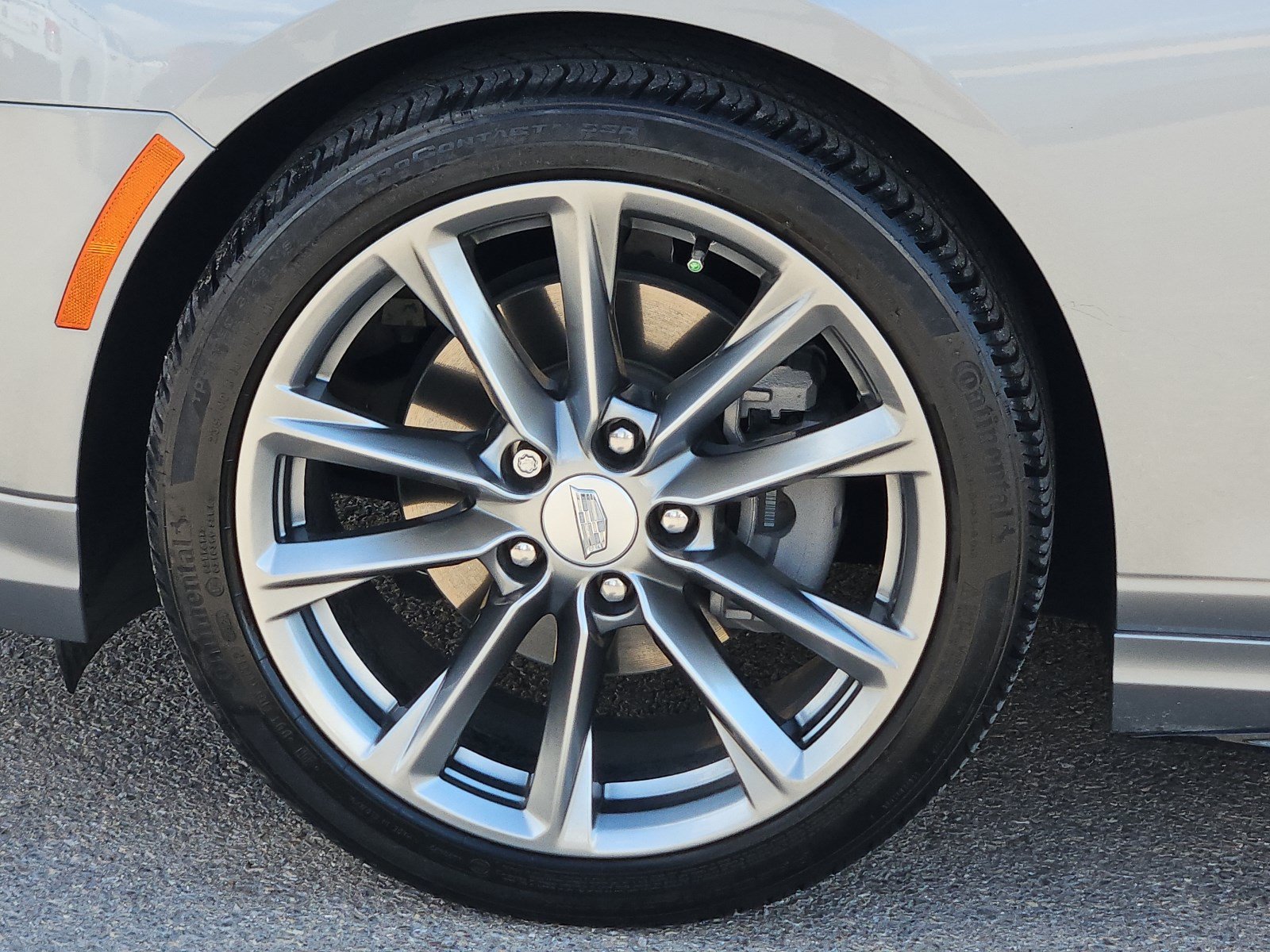 Used 2025 Argent Silver Metallic Cadillac Sport image 9