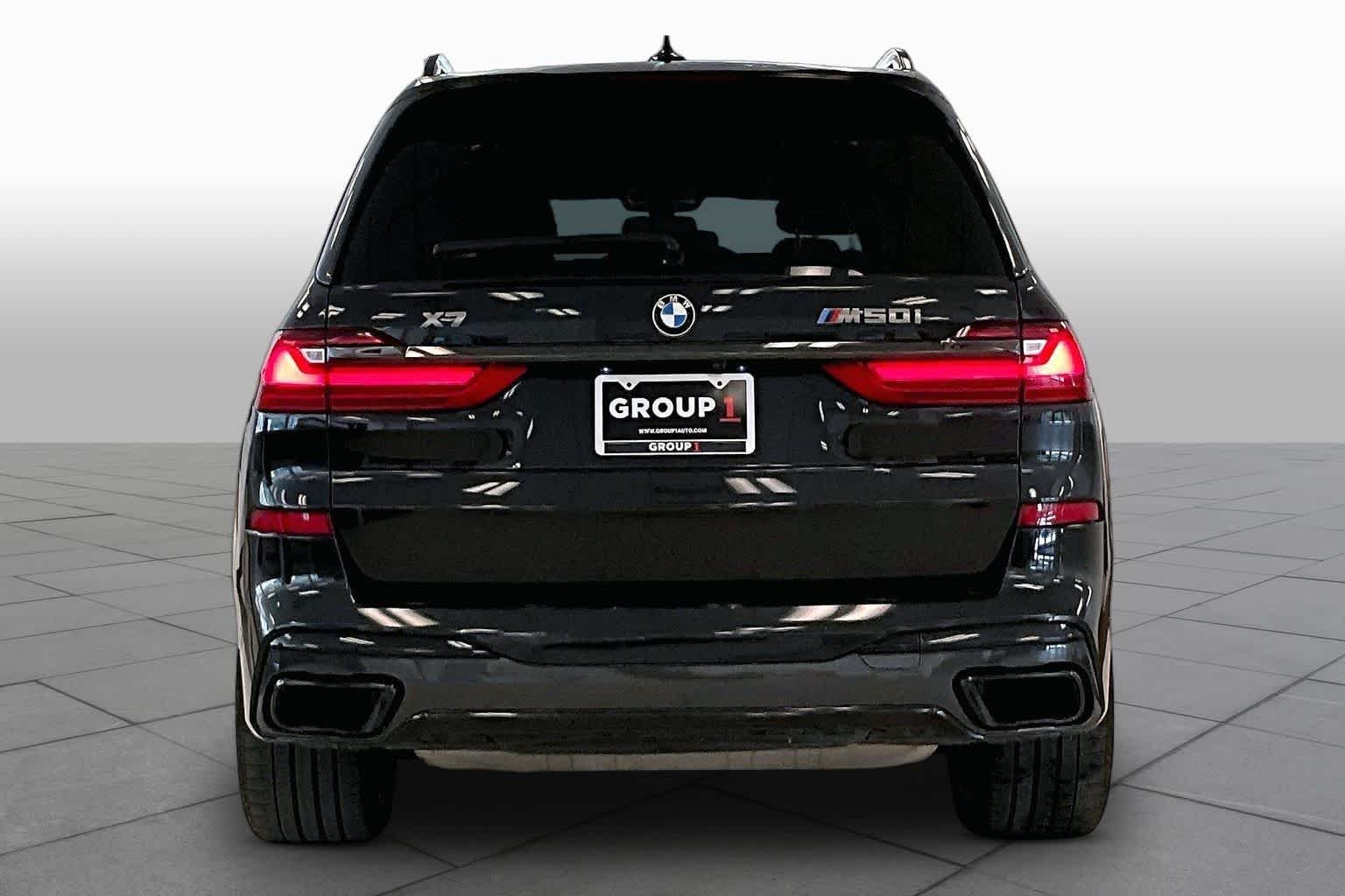 Used 2022 Black Sapphire Metallic BMW M50i image 4