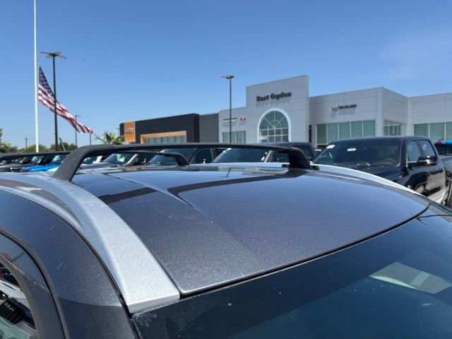 Used 2020 Gray Nissan SV image 6