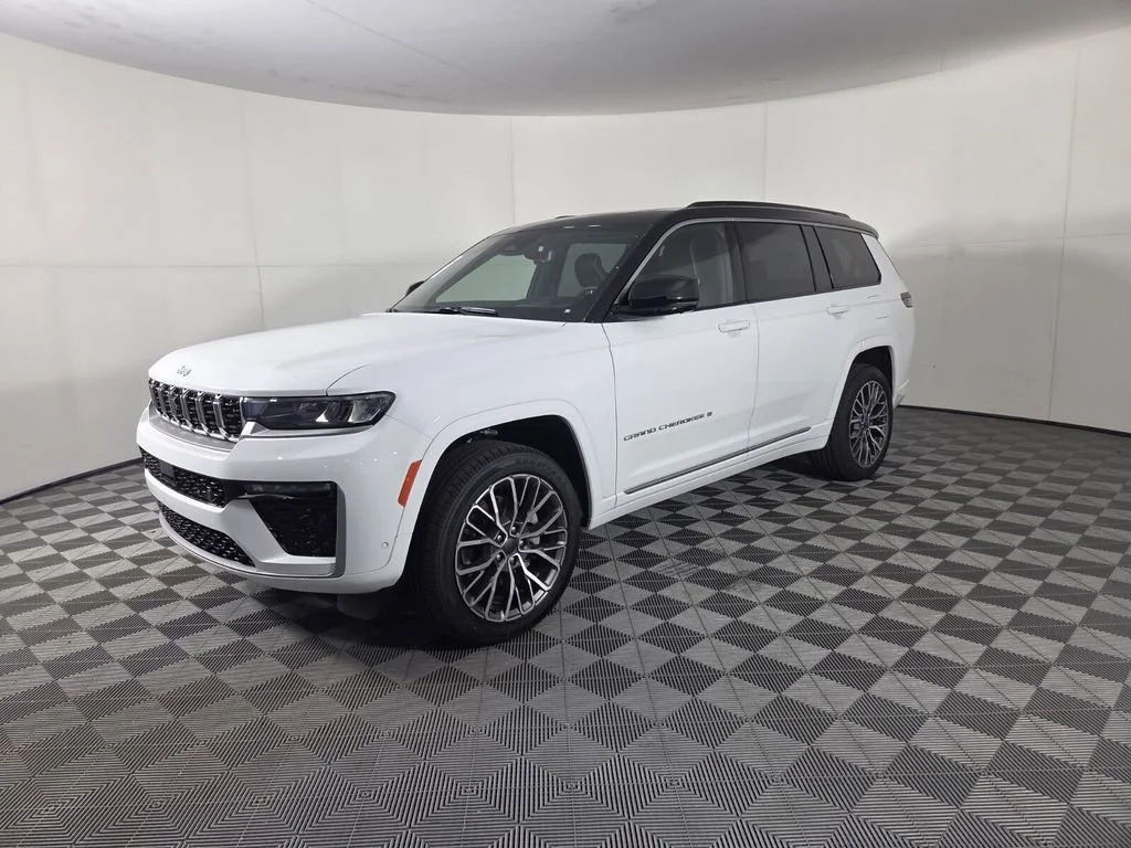 New 2026 Bright White Clear-Coat Exterior Paint Jeep Summit image 4