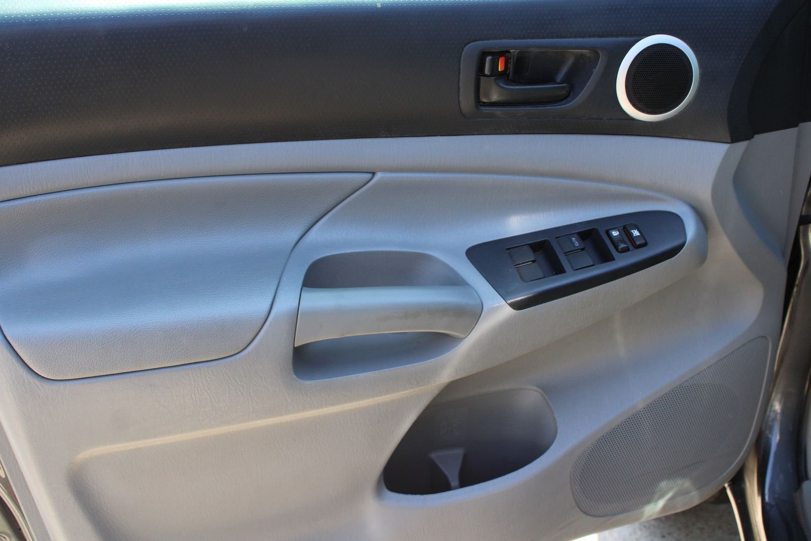 Used 2013 Gray Toyota PreRunner image 10