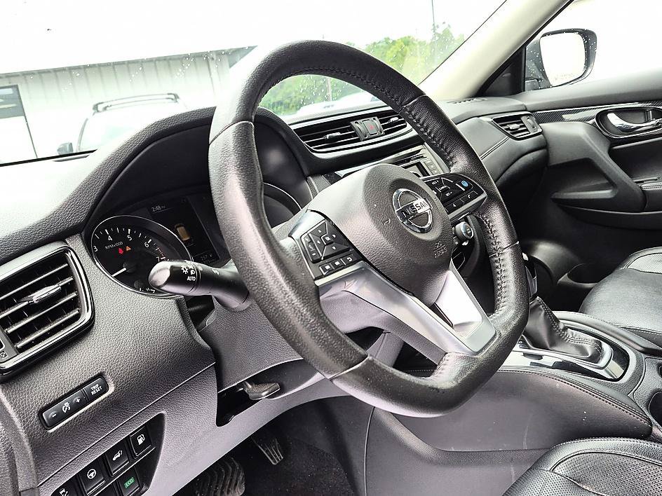 Certified Used 2020 Magnetic Black Pearl Nissan SL image 16