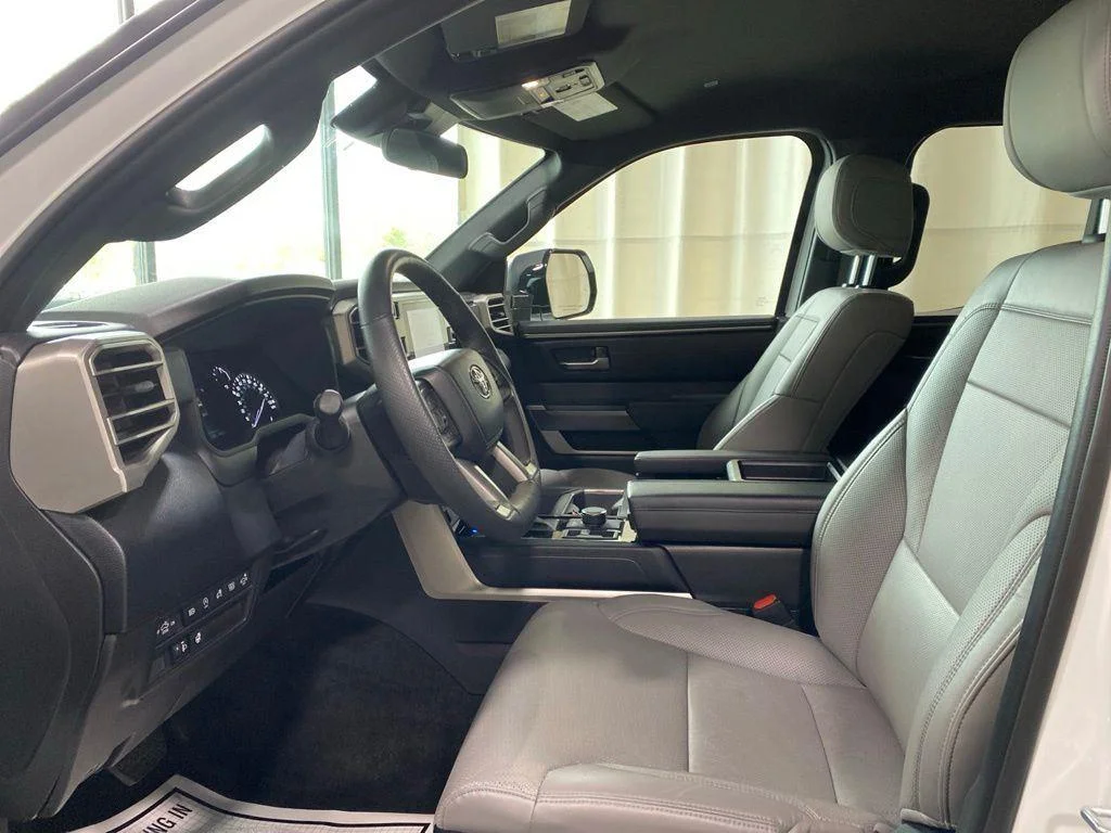 Used 2025 Ice Toyota SR5 image 10
