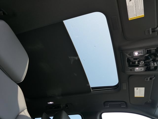 2026 Chevrolet Suburban Z71 - Photo 30