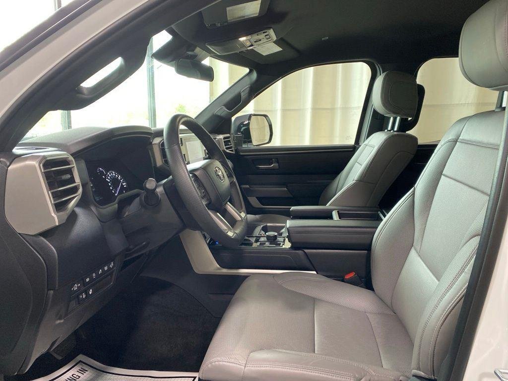 Used 2025 Ice Toyota SR5 image 10