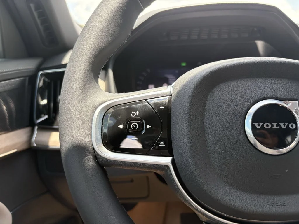 2026 Volvo XC90 Plus - Photo 14