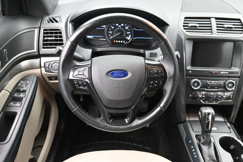 Used 2018 Red Ford XLT image 15