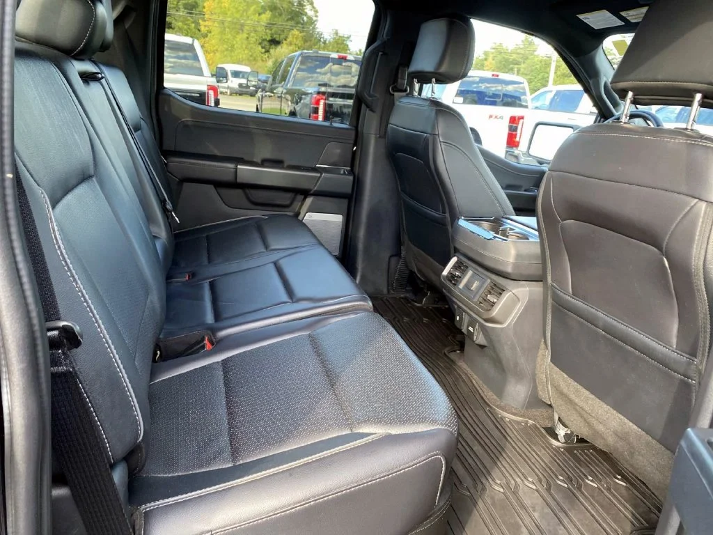 Used 2025 Black Metallic Ford Lariat image 28