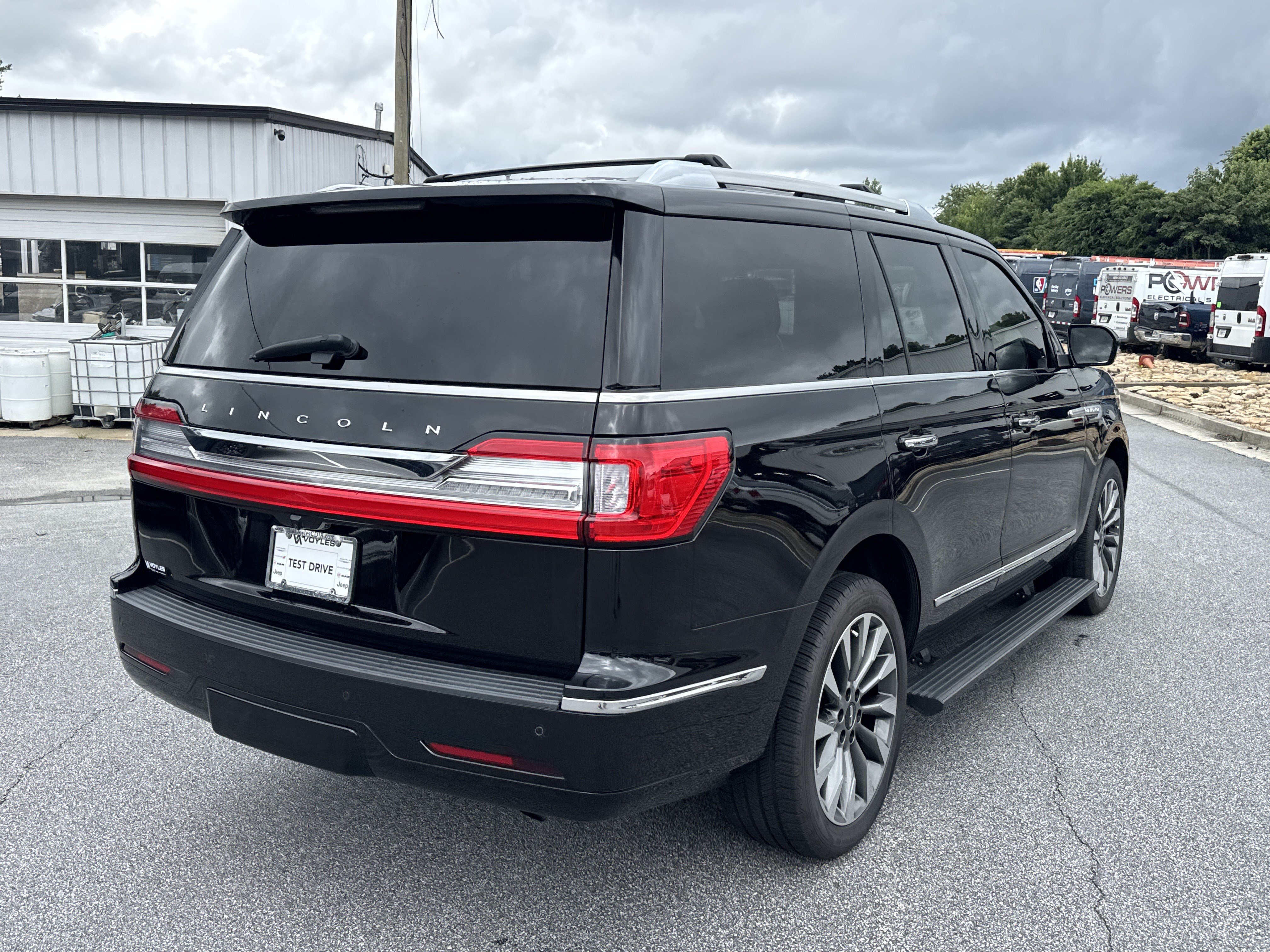 Used 2019 Infinite Black Metallic Lincoln Select image 8
