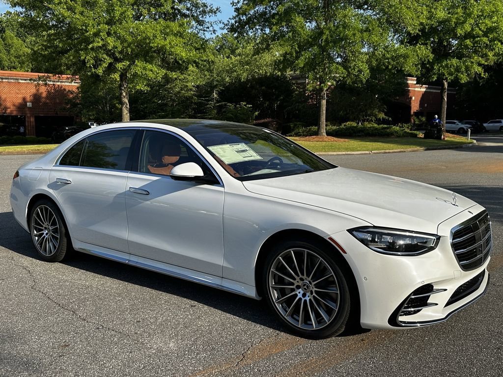 New 2026 MANUFAKTUR Moonlight White Metallic Mercedes-Benz S 580 image 40