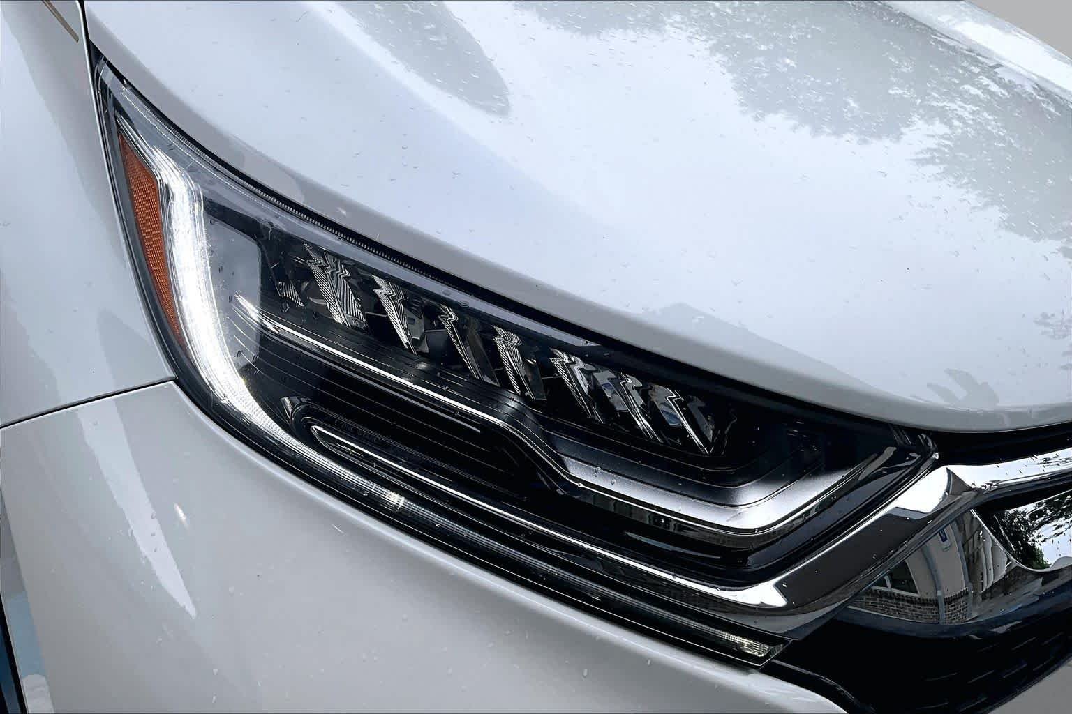 Used 2018 White Diamond Pearl Honda Touring image 28