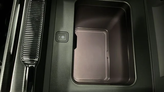 New 2026 High Gloss Black Exterior Paint Jeep Summit Reserve image 36
