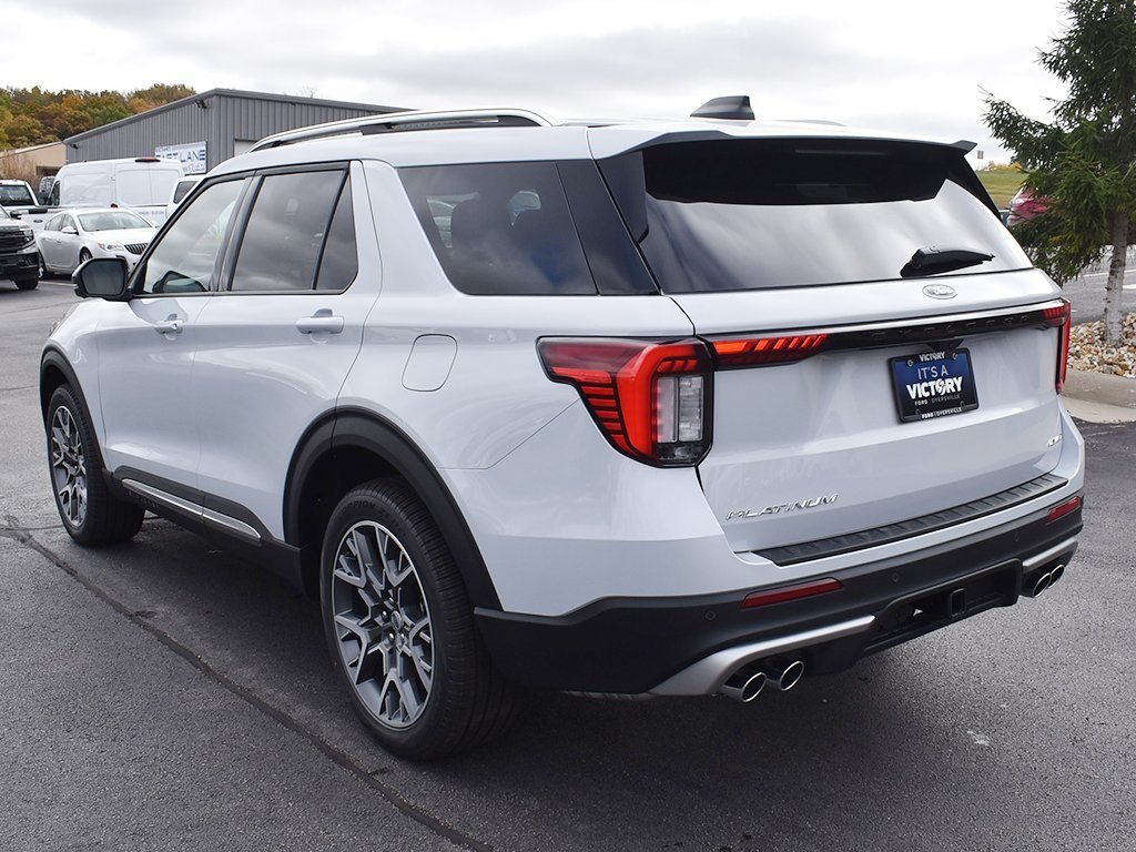 2025 Ford Explorer Platinum photo 3