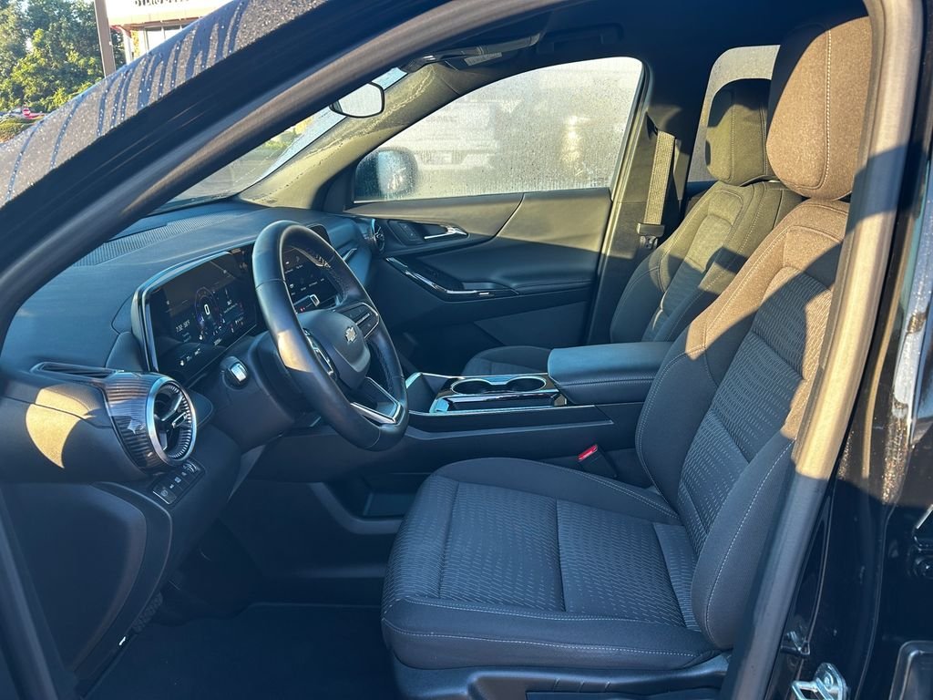 Used 2025 Black Metallic Chevrolet LT image 24