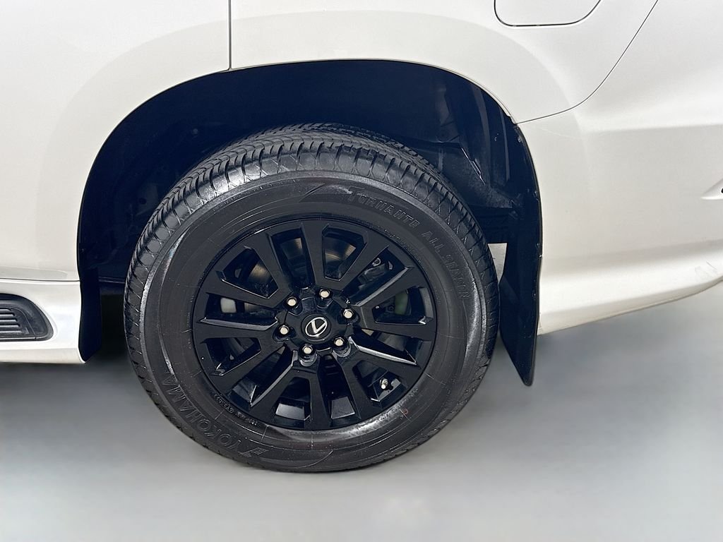 Used 2022 Starfire Pearl Lexus Base image 9