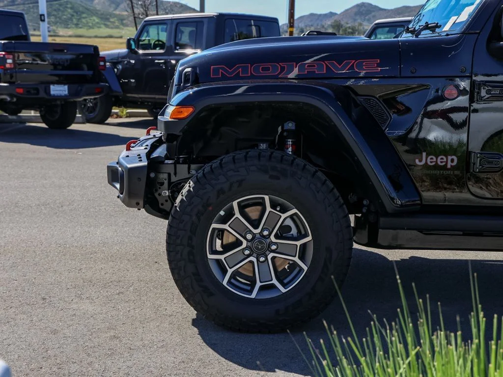 New 2026 Black Clear-Coat Exterior Paint Jeep Mojave image 10