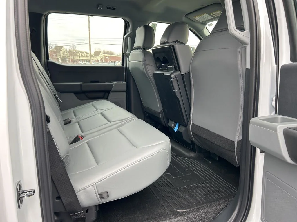2026 Ford F-550 Super Duty Chassis Cab XL - Photo 9