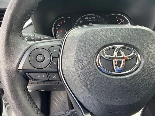 Used 2025 Beige Toyota XLE Premium image 29