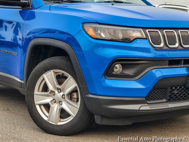 Used 2022 Blue Jeep Latitude image 3