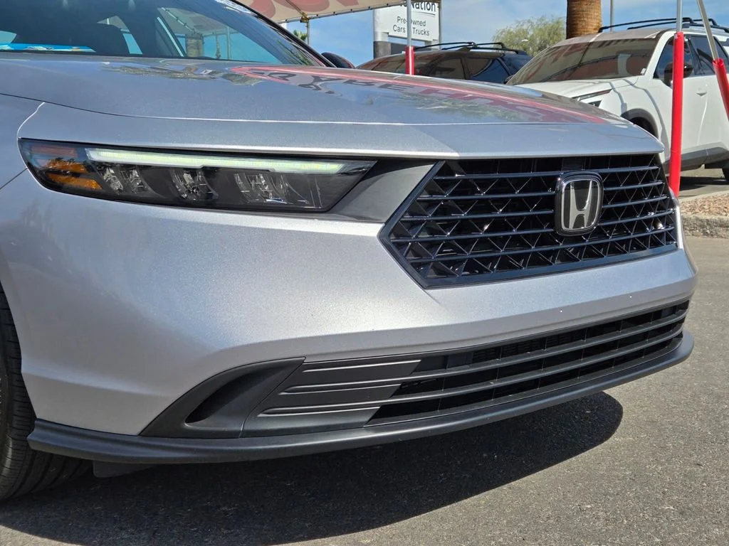 Used 2025  Honda Sport image 2