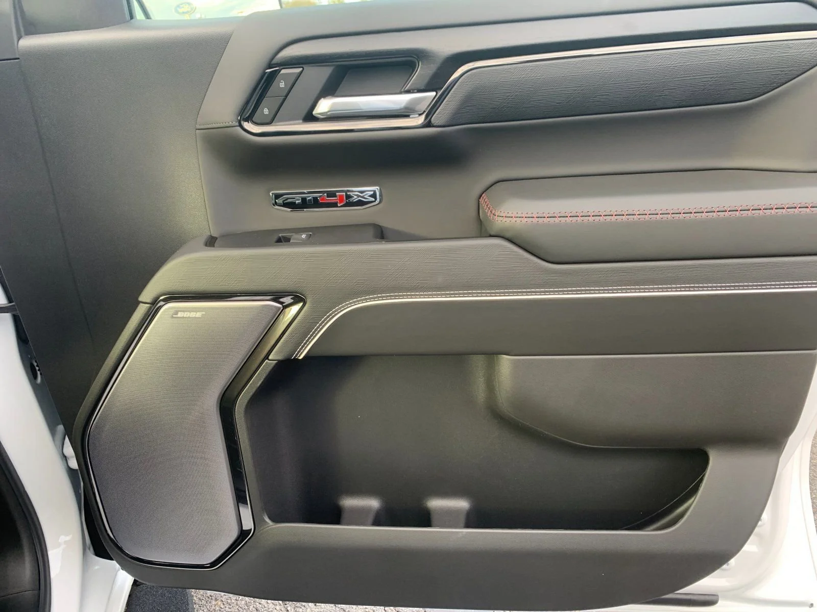 2026 GMC Sierra 1500 AT4X - Photo 18