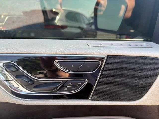 Used 2021 Black Lincoln Reserve image 20