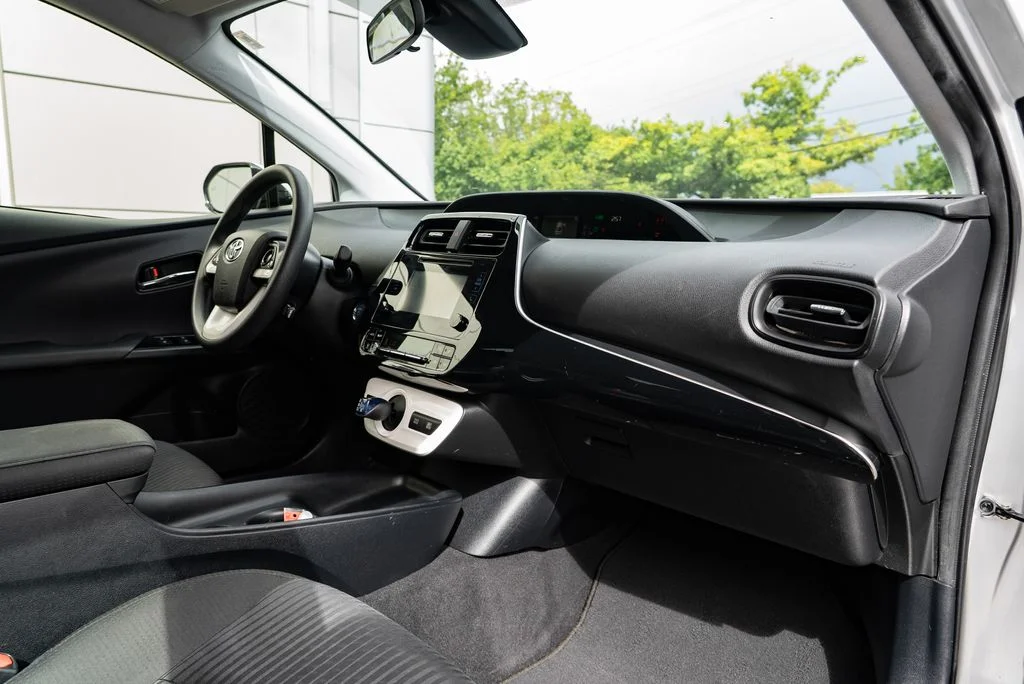 Used 2017 Silver Toyota Two image 27