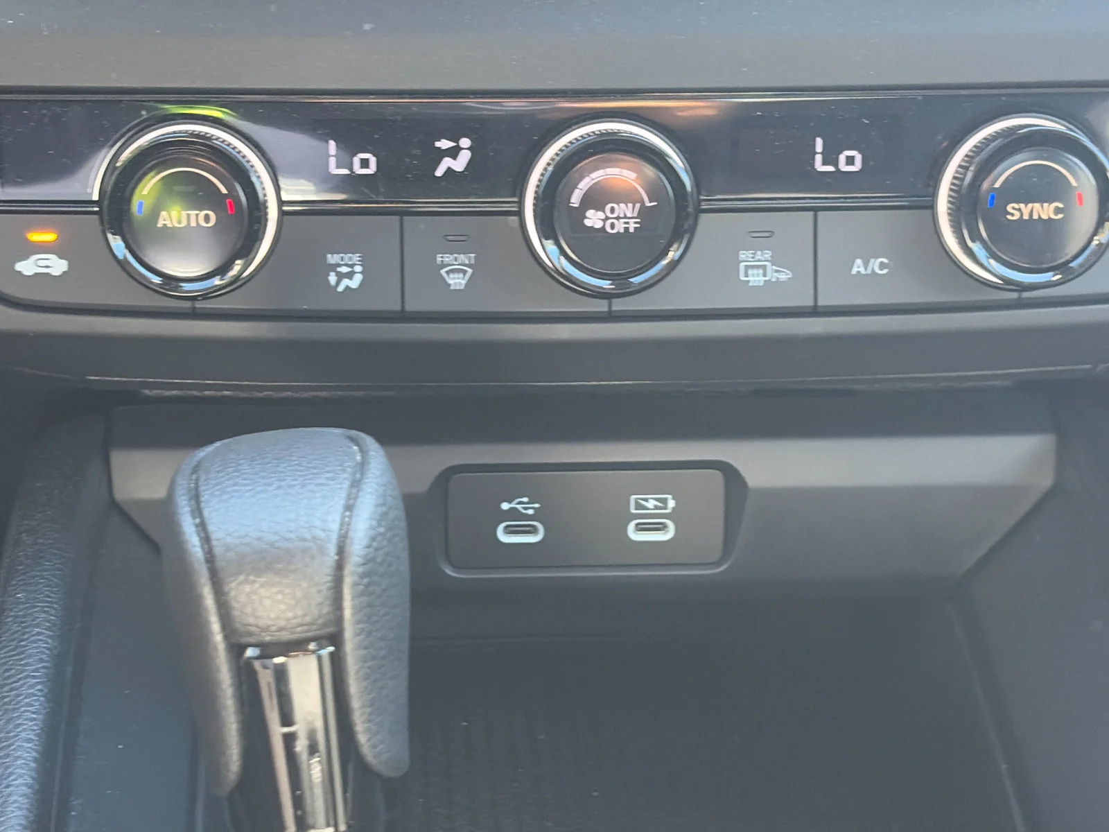 Used 2025 Silver Metallic Honda SE image 21