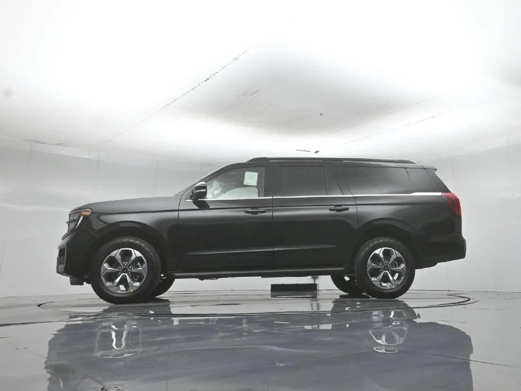 New 2027 Agate Black Metallic Ford Active image 55