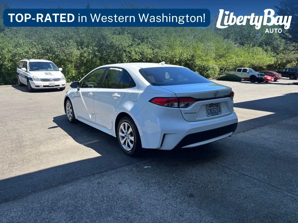 Used 2022 White Toyota LE image 4