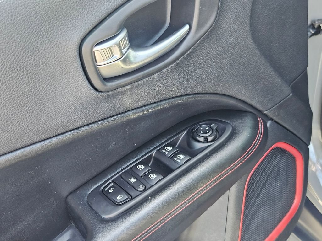 Used 2020 Gray Jeep Trailhawk image 11
