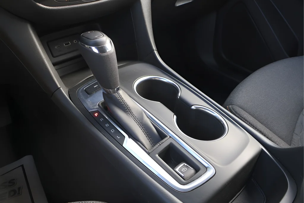 Used 2021 White Chevrolet LT image 24