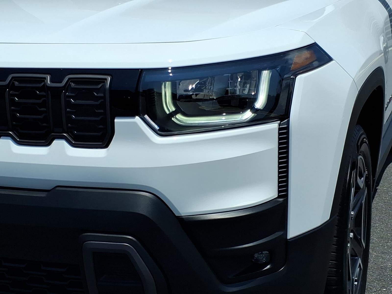 New 2026 Bright White Clear-Coat Exterior Paint Jeep Limited image 17