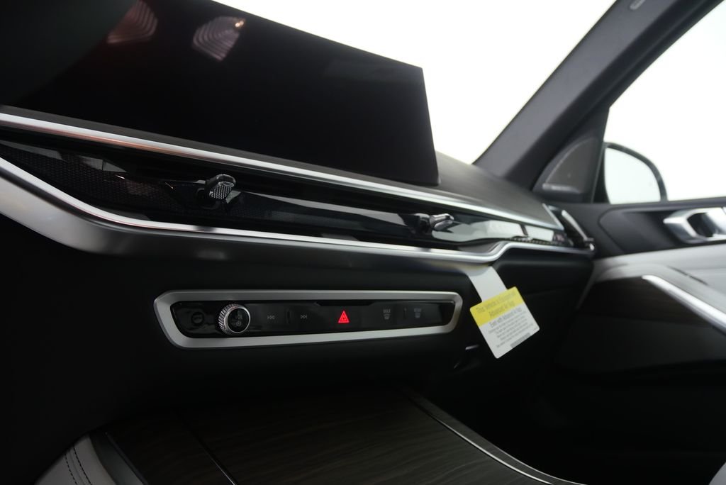 New 2026 Alpine White BMW sDrive40i image 20