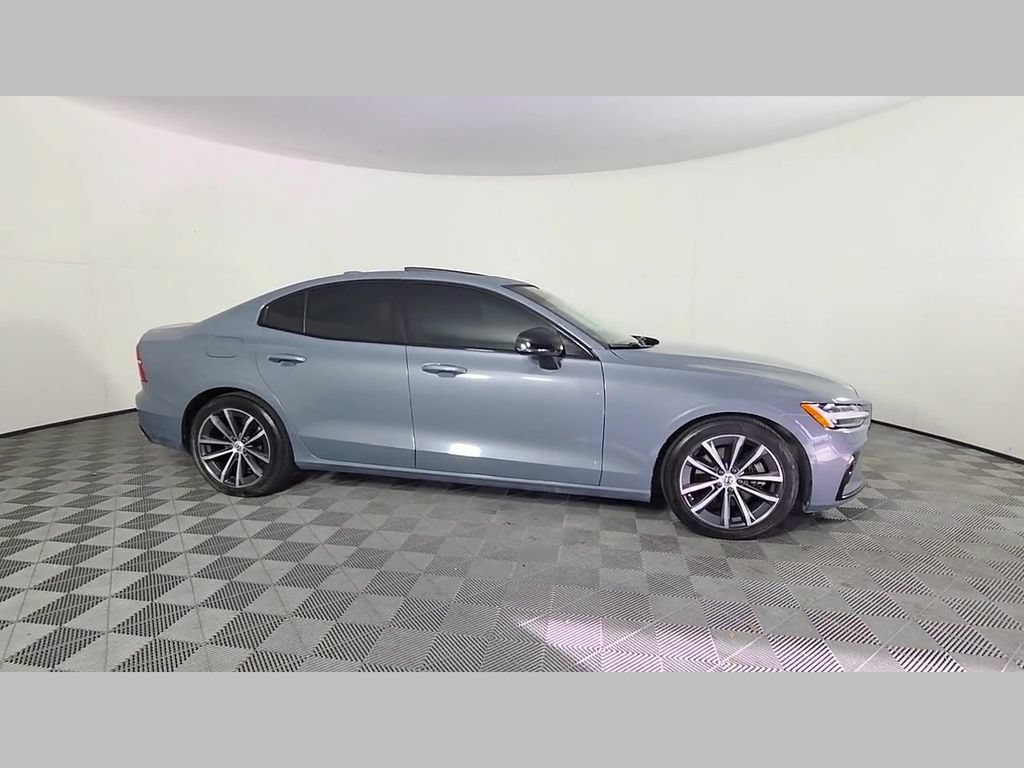 Certified Used 2022 Gray Volvo Momentum image 35